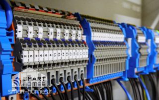 منبع تغذیه در خانه هوشمند kNX